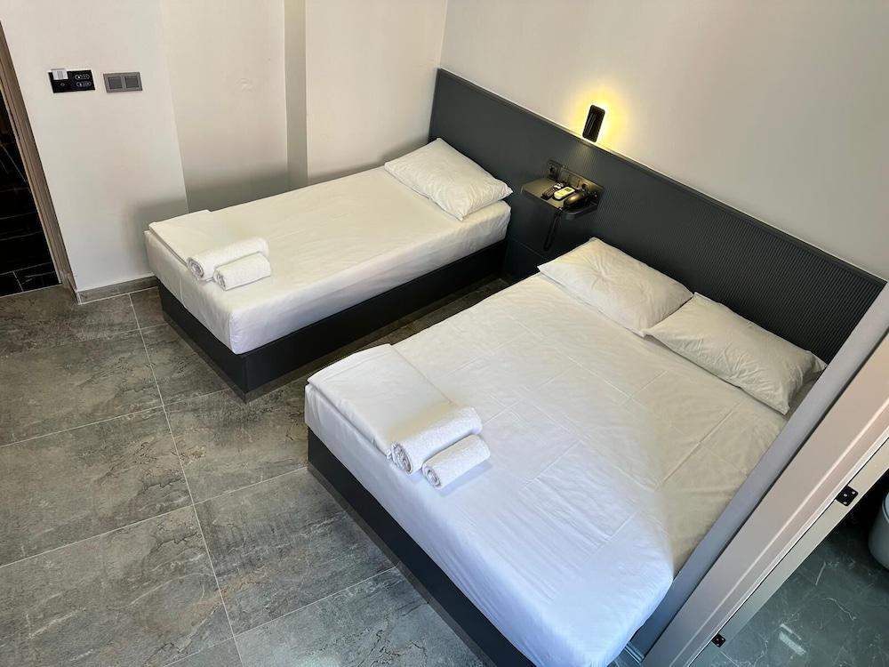 Grand FM Hotel Room Type - Basic Triple Room, City View Grand FM Hotel Room Type - Basic Triple Room, City View