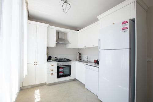 Millennium Istanbul Golden Horn Room Type - Executive Serviced Apartments with One King and Two Single Beds