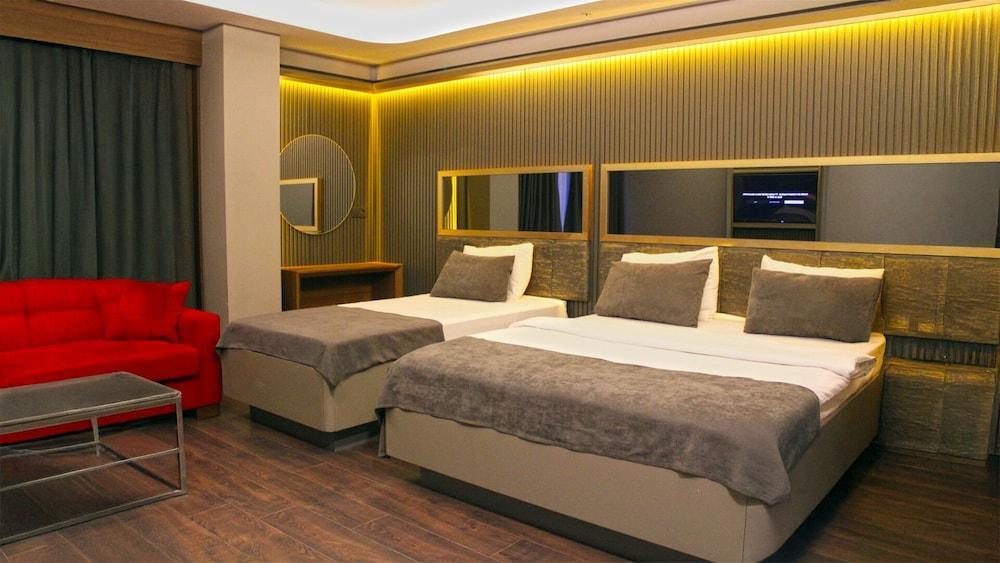 216 Eagle Palace Suite Room Type - Deluxe Twin Room