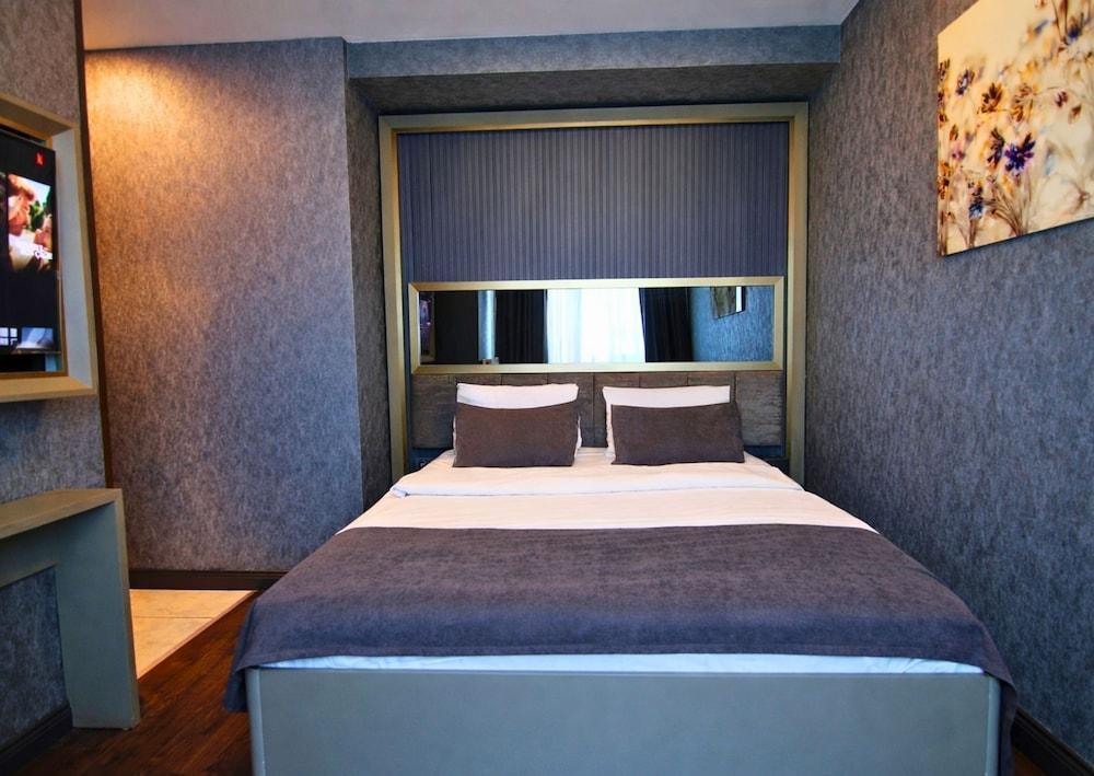 216 Eagle Palace Suite Room Type - Standard Room, 1 Double Bed