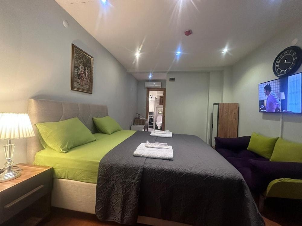 MyMoon Residence Room Type - Business Studio, 1 Double Bed