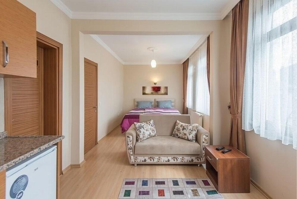 Green Life Apart Hotel