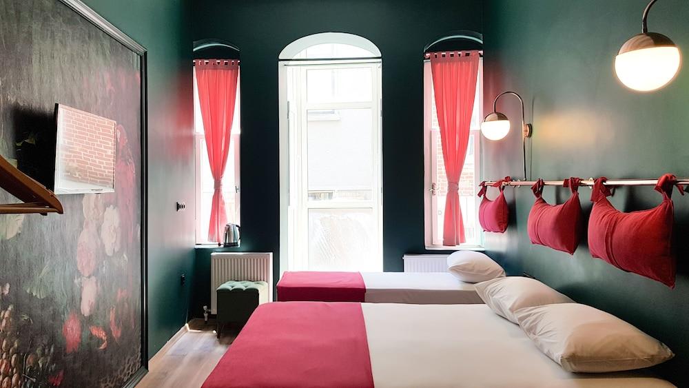 Casa Rosa Suites Room Type - Triple Room Casa Rosa Suites Room Type - Triple Room