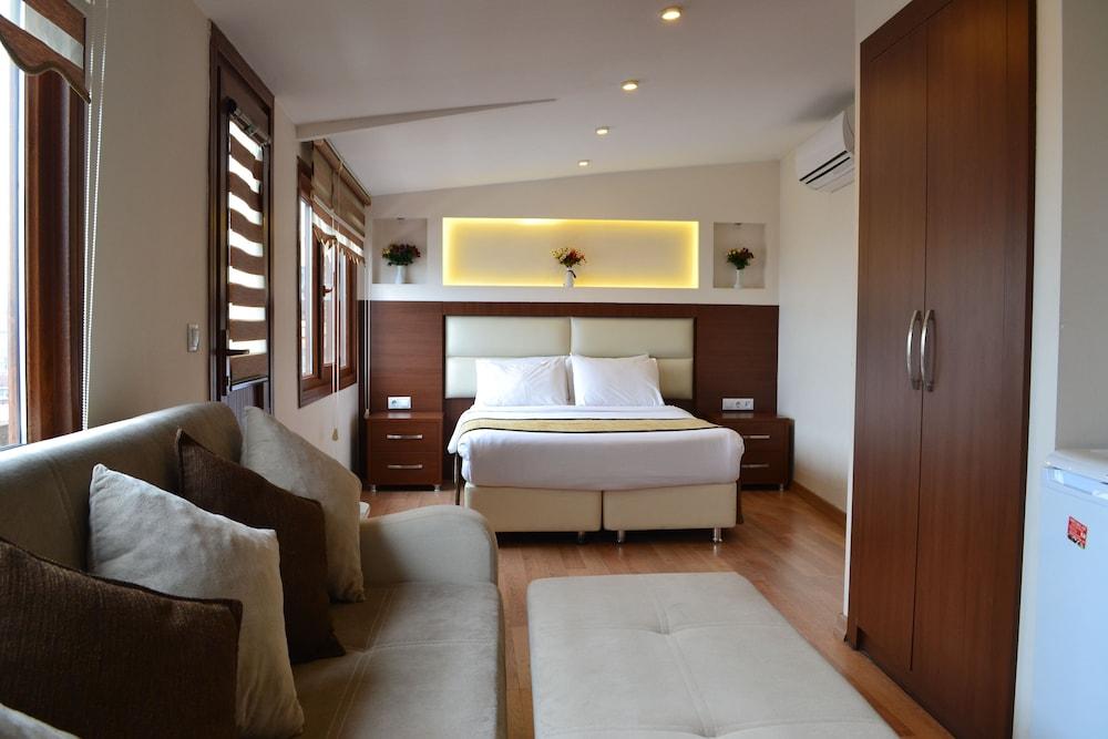 Seven Days Hotel Istanbul Room Type - Deluxe Triple Room with Sea View Seven Days Hotel Istanbul Room Type - Deluxe Triple Room with Sea View