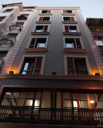 Alba Hotel - Tap to explore photos