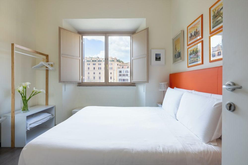 Superior Relais Temple View - Tap to explore photos