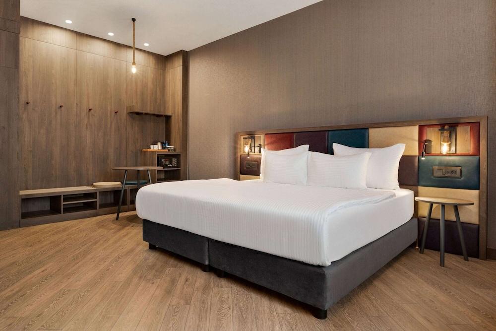 Ramada Encore by Wyndham Istanbul Avcilar Room Type - 1 Double Bed, City View