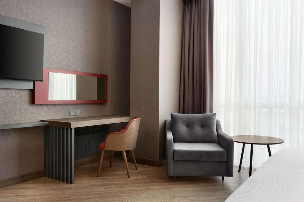 Ramada Encore by Wyndham Istanbul Avcilar Room Type - 1 Double Bed, Mobility Accessible Room, City View, Non-Smoking Ramada Encore by Wyndham Istanbul Avcilar Room Type - 1 Double Bed, Mobility Accessible Room, City View, Non-Smoking