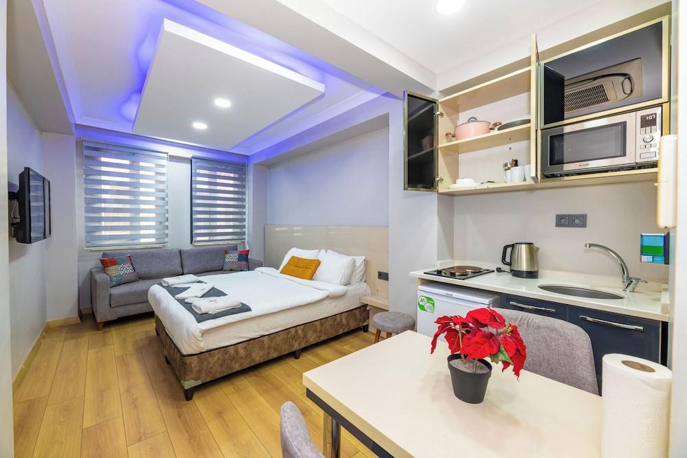 Taksim Trend Residence Room Type - E) Junior Suite