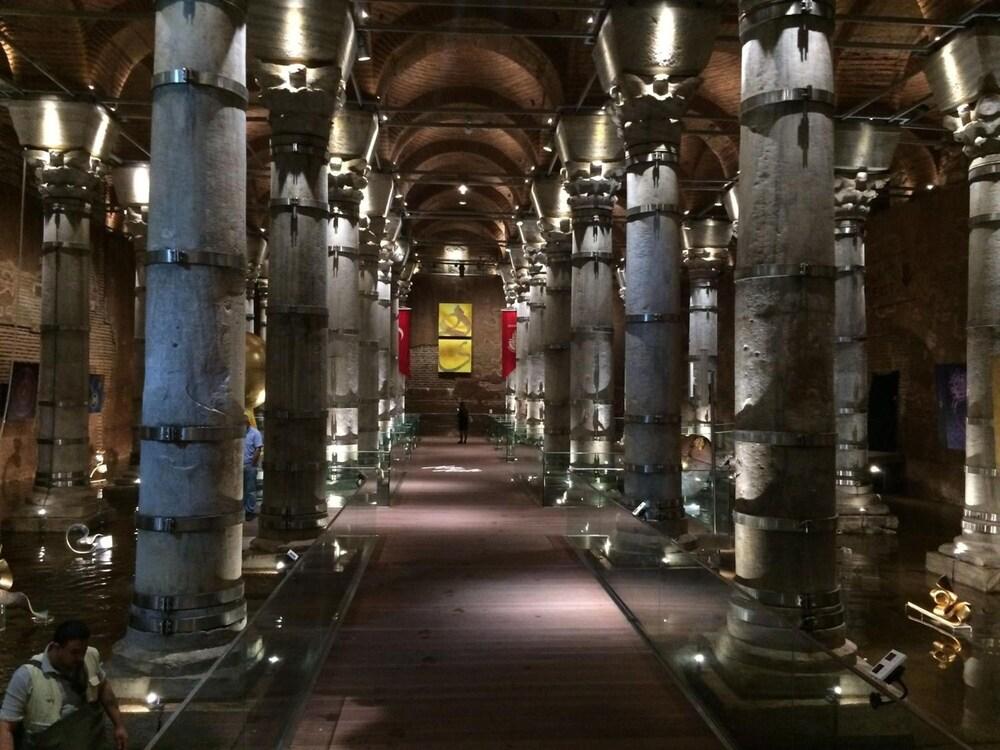 Main gallery