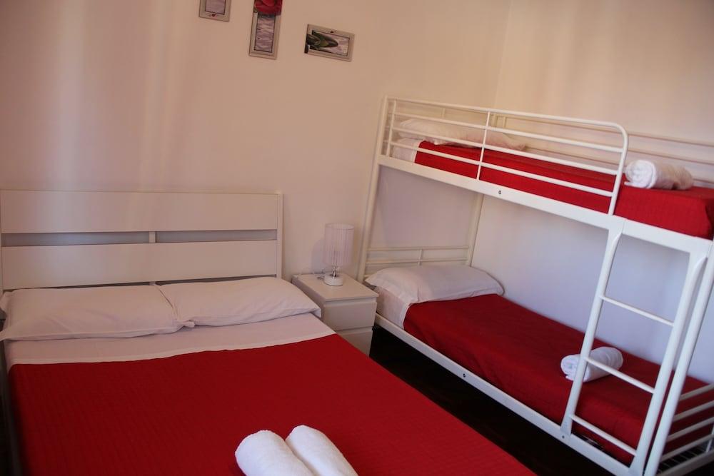 Domus Vatican Holidays Room Type - Quadruple Room, Balcony