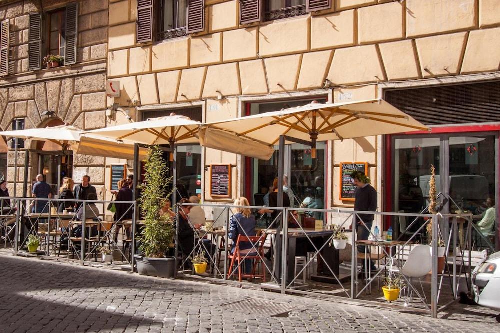 Calisto Luxury Trastevere - Tap to explore photos