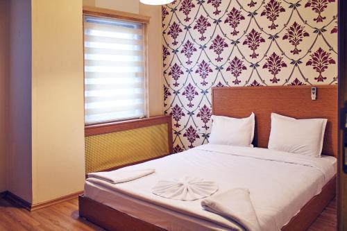 Taxim Elegance Suites - Tap to explore photos