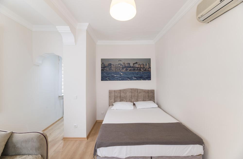 Taxim Elegance Suites - Tap to explore photos