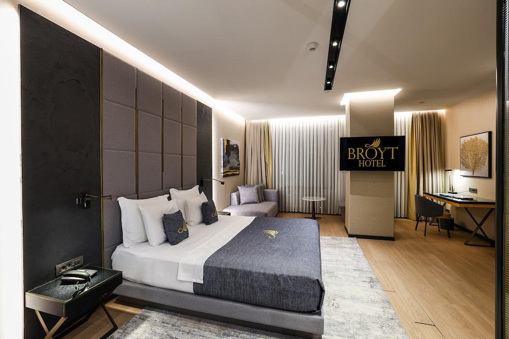Broyt Hotel Room Type - Superior Suite Room