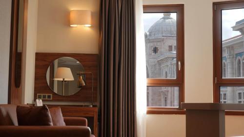 Grand Sirkeci Hotel Room Type - Suite with Bath Tub