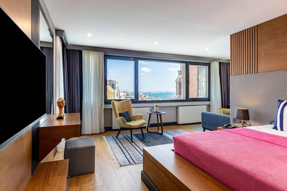 Sala Suites Room Type - Panoramic Studio Suite, Terrace
