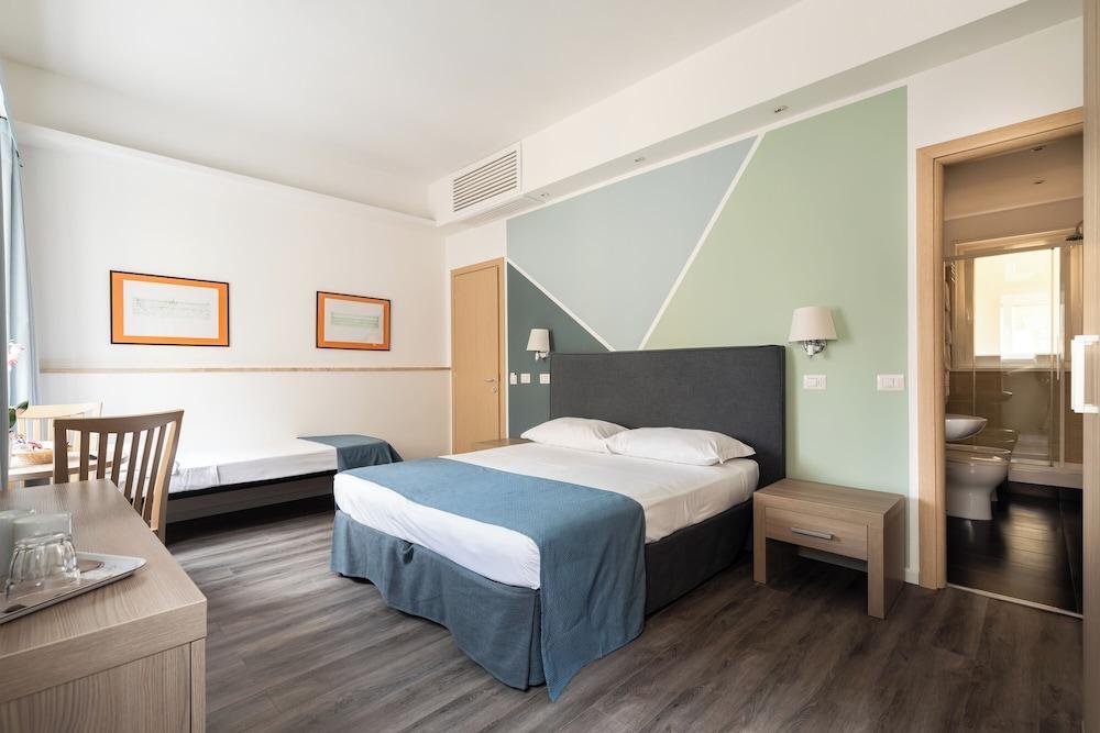 Fleming Suites Room Type - Triple Room