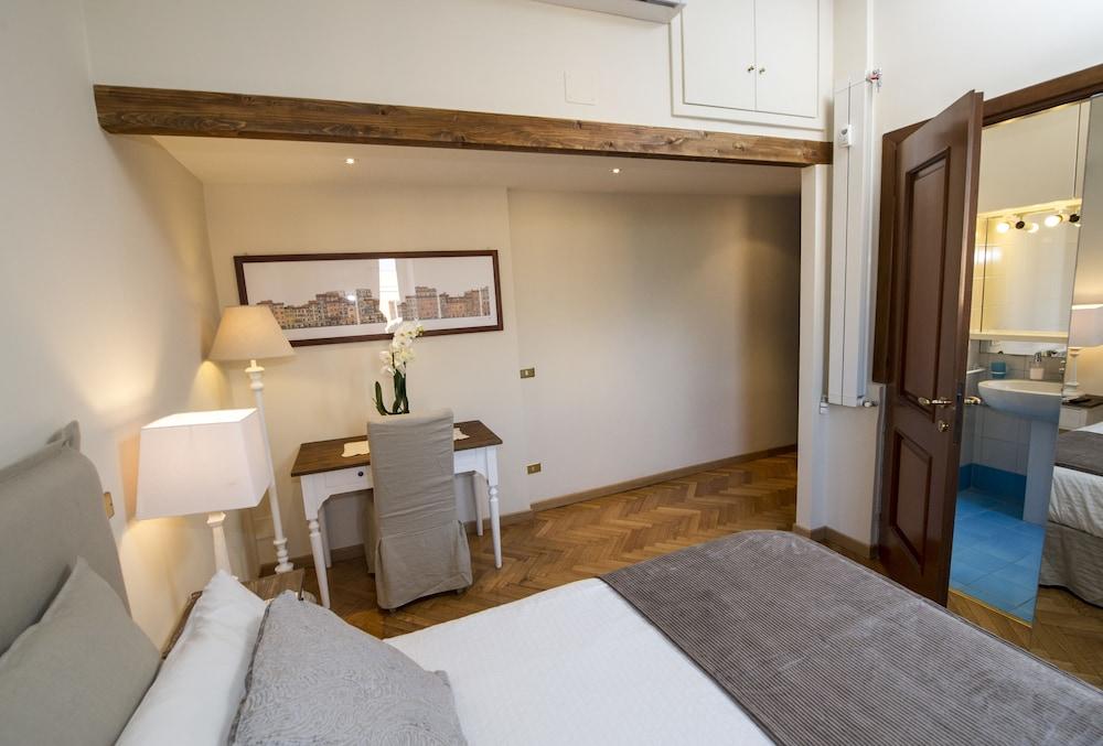 Bed & Breakfast A Casa di Lia a Roma - Tap to explore photos