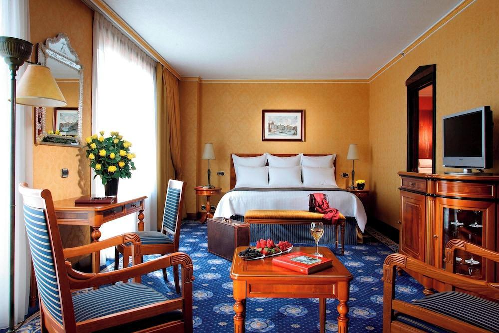 Rome Marriott Park Hotel Room Type - Junior Suite, 1 King Bed