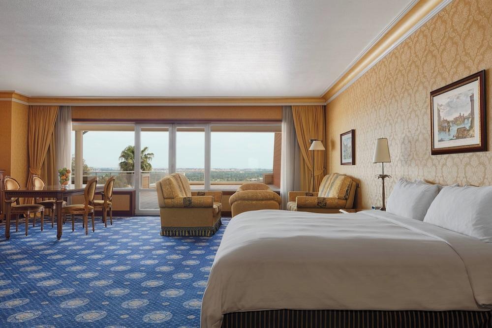 Rome Marriott Park Hotel Room Type - Presidential Suite, 1 King Bed, Balcony Rome Marriott Park Hotel Room Type - Presidential Suite, 1 King Bed, Balcony