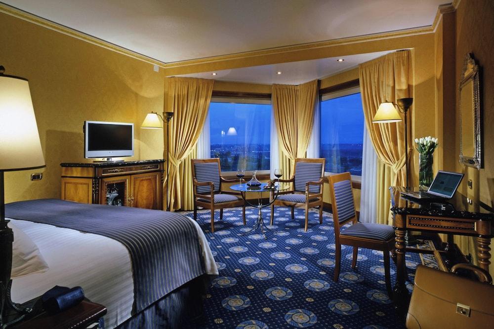 Rome Marriott Park Hotel Room Type - Executive Room, 1 King Bed