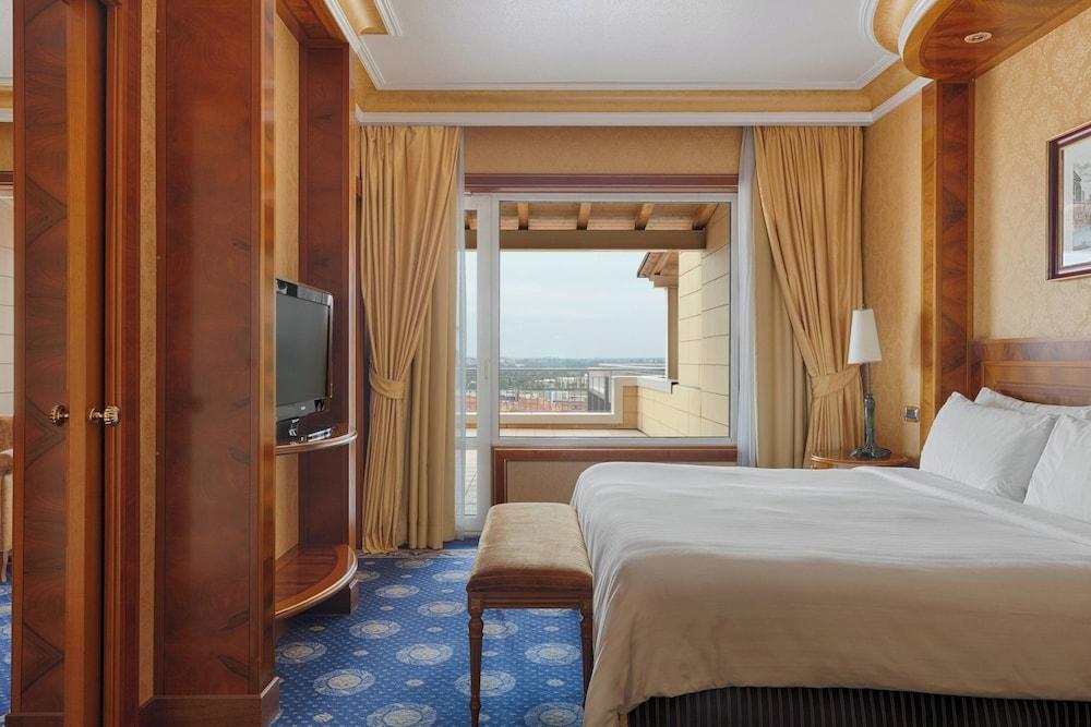 Rome Marriott Park Hotel Room Type - Executive Suite, 1 Bedroom