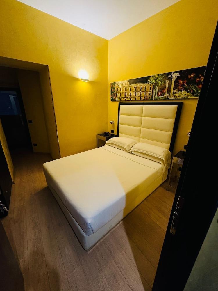 LHP Suite Piazza di Spagna Room Type - Superior Double Room