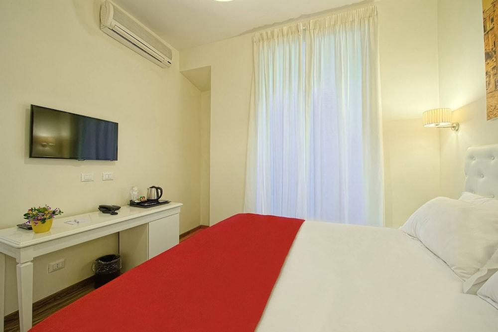 Star Vatican Rooms Room Type - Deluxe Room