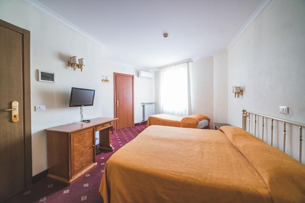 Hotel San Giusto Room Type - Classic Triple Room