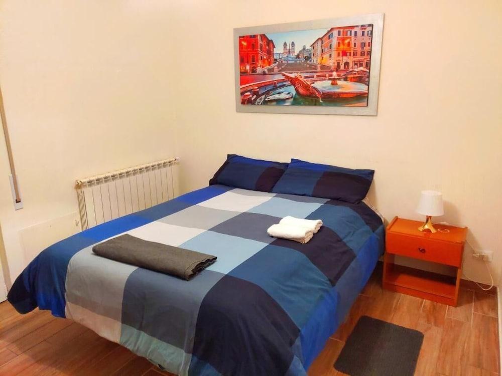 Cozy Rooms Rome Room Type - Comfort Double Room, Balcony, City View (1)