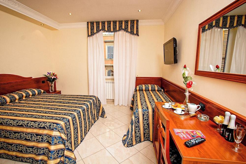 Guest House Galaxy Room Type - Quadruple Room