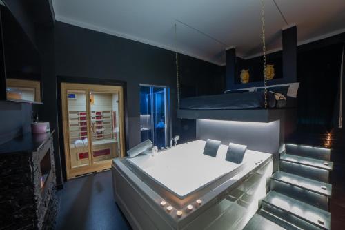 Love Suite Roma - Il Nido d'Amore Room Type - Double Room with Hot Tub