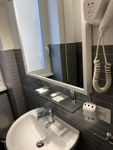 Tiburtina Suites Room Type - Double Room with Private Bathroom