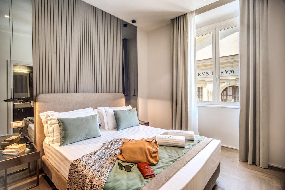 Hotel 77 Seventy-Seven Room Type - Classic Room, 1 Double Bed, Annex Building (Via Agostino Depretis 70) Hotel 77 Seventy-Seven Room Type - Classic Room, 1 Double Bed, Annex Building (Via Agostino Depretis 70)