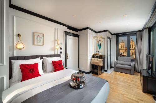 The Trinity Hotel Taksim - Special Class - Tap to explore photos