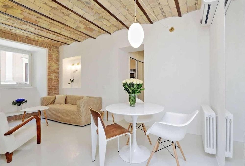 Charming flat near Colosseum