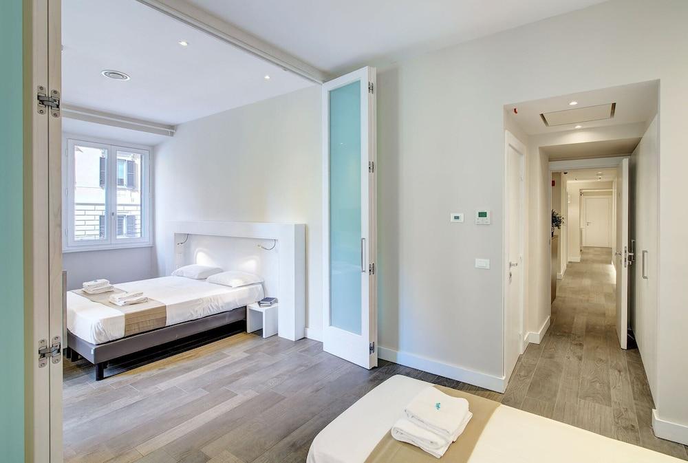 Ecce Roma Guesthouse - Tap to explore photos