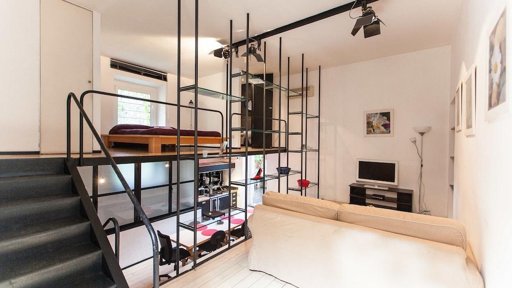 Rental In Rome Riari Loft - Tap to explore photos