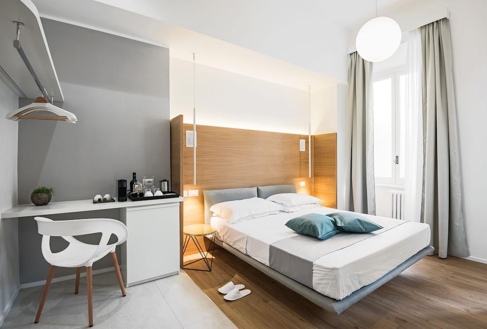 Numa Roma GuestHouse Room Type - Deluxe Double Room