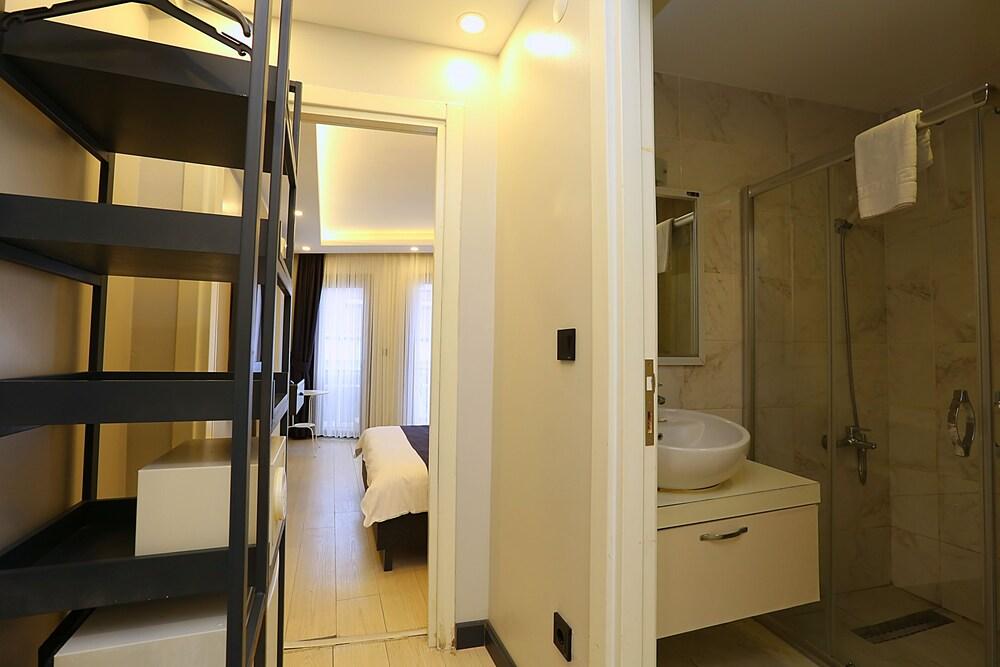 Galata King Suites Room Type - Deluxe Double Room, Balcony, Sea View