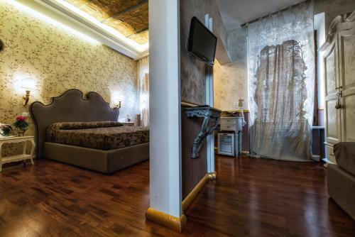 Antica Locanda - Tap to explore photos