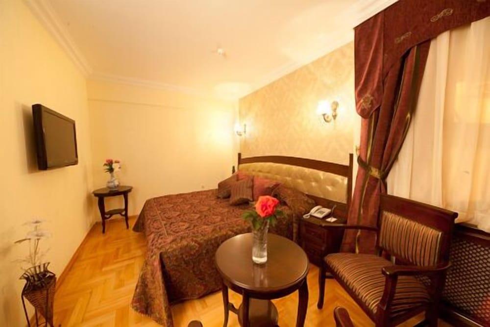 Turquhouse Hotel - Tap to explore photos