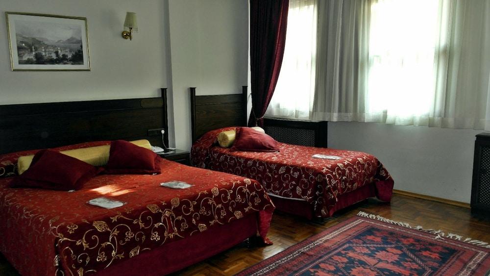 Turquhouse Hotel Room Type - Triple Room