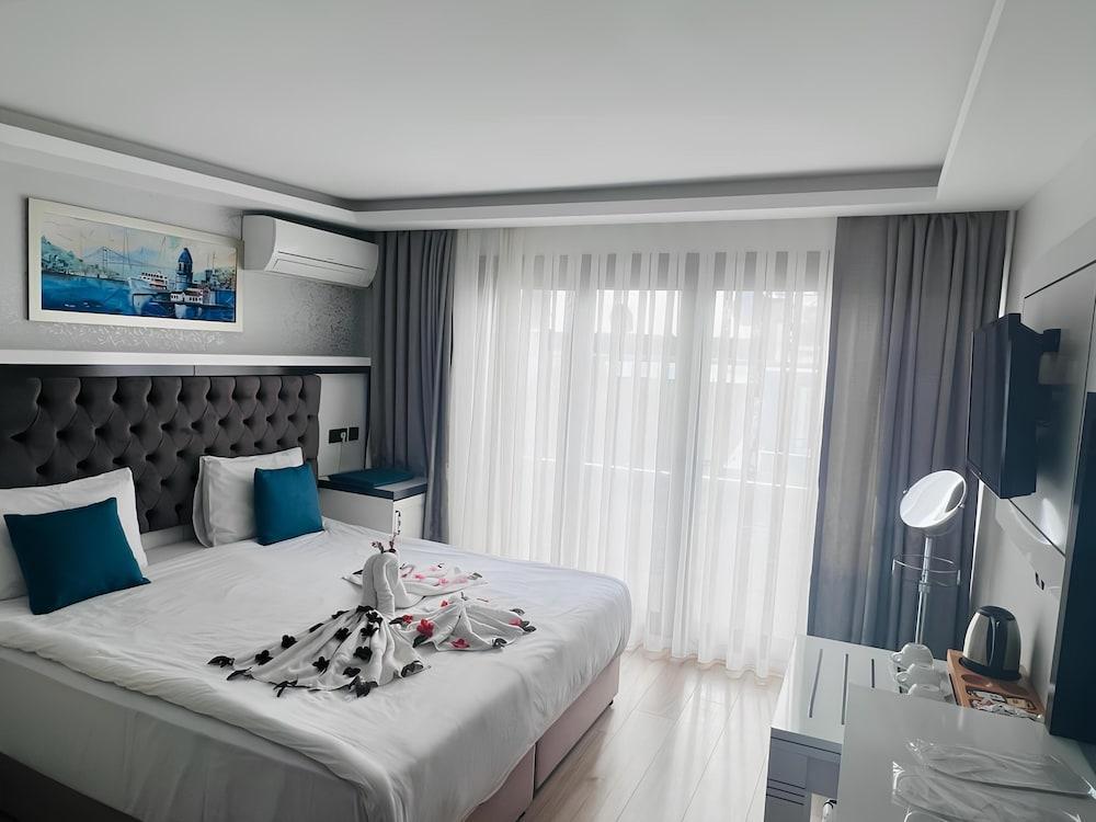 Maritime Hotel Istanbul - Tap to explore photos