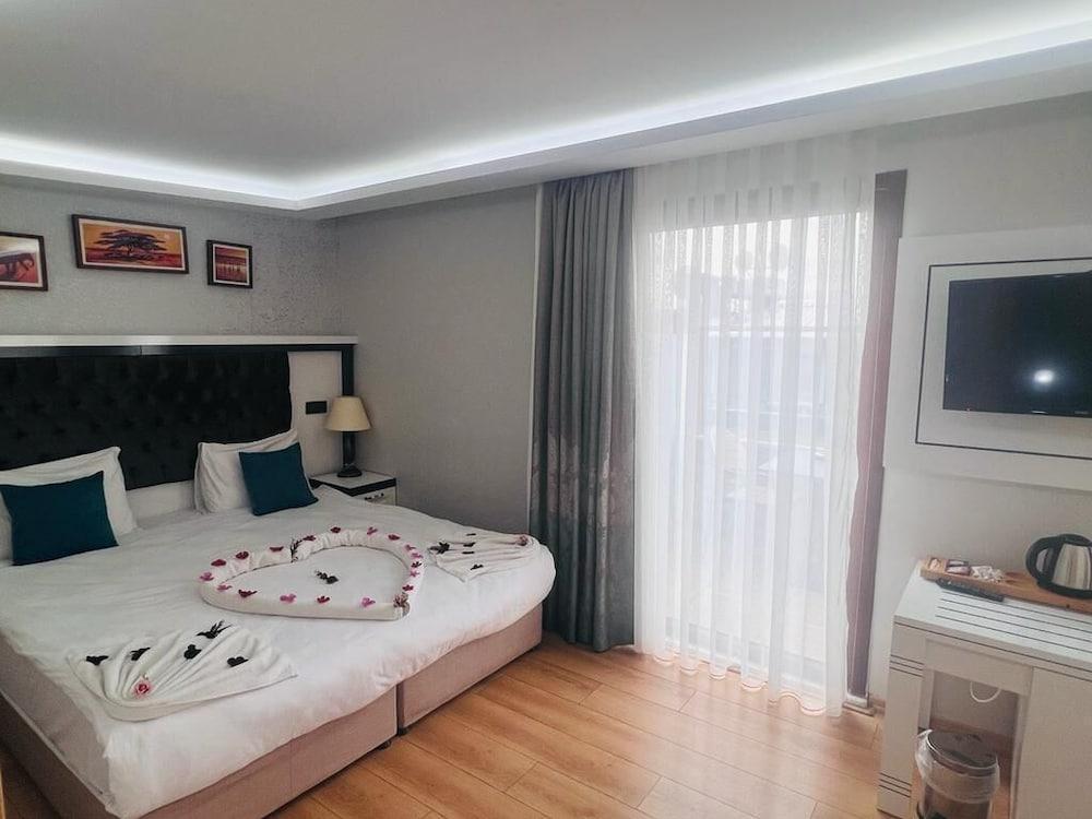 Maritime Hotel Istanbul Room Type - Deluxe Double Room, Balcony, Sea View