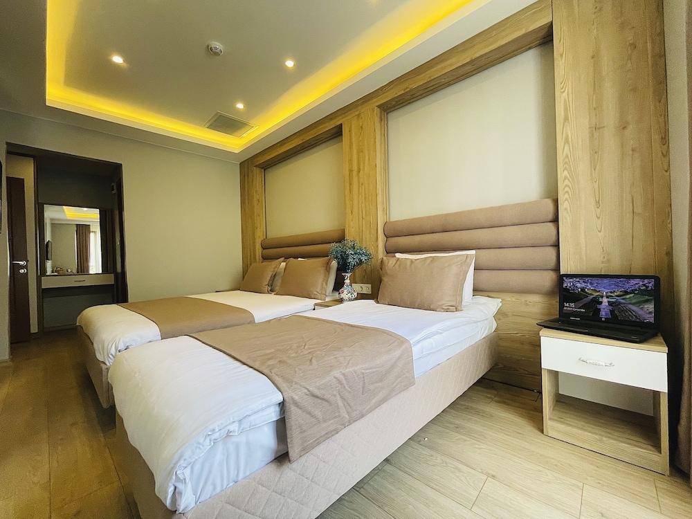Zem Hotel Room Type - Economy Triple Room