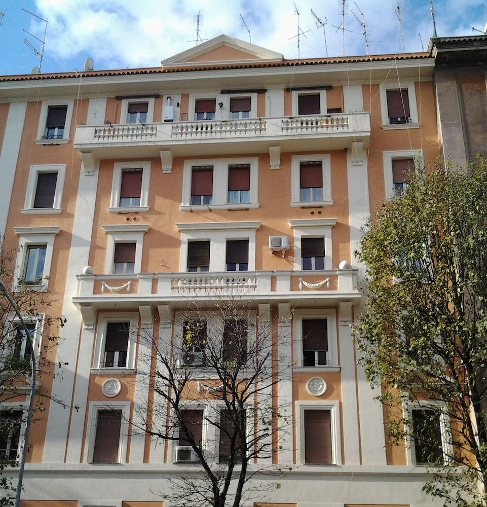 Hospitales del Pellegrino Trastevere - Tap to explore photos