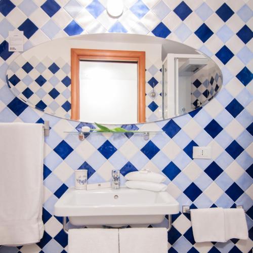 Ripetta Rooms - Tap to explore photos