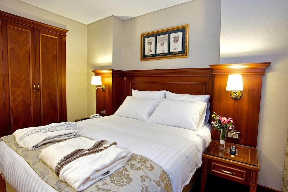 Hotel Perula Room Type - Standard Quadruple Room, 2 Bedrooms, 2 Bathrooms Hotel Perula Room Type - Standard Quadruple Room, 2 Bedrooms, 2 Bathrooms